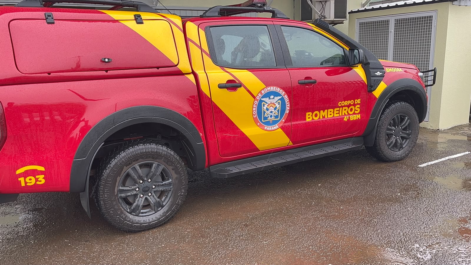Bombeiros removeram anéis presos nos dedos de uma paciente com inchaço na UPA Veneza