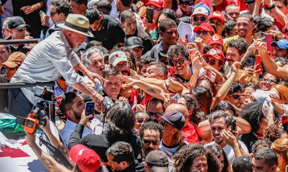 Imagem referente a Lula afirma que PT entrará na Justiça contra suspensão de canal