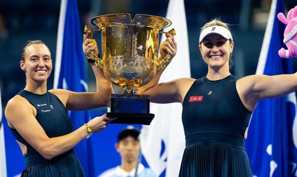 Imagem referente a Dupla de Stefani fatura WTA 1000 de Pequim, o 5º título na temporada