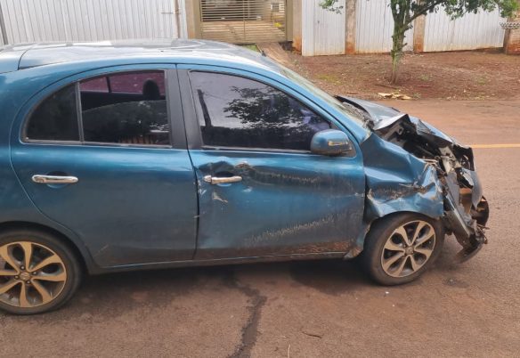 Nissan March é encontrado abandonado e danificado em Cascavel Nissan March é encontrado abandonado e danificado em Cascavel