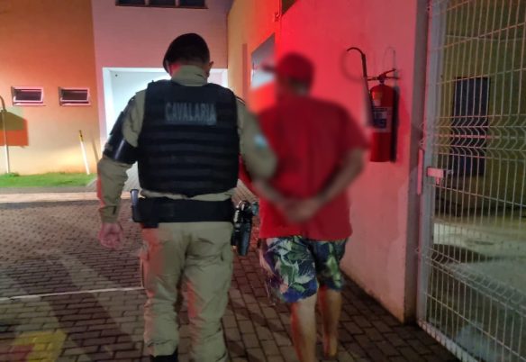Homem é detido por porte ilegal de arma de fogo no Reassentamento São Francisco
