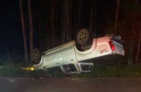 Capotamento mobiliza Samu e Siate e deixa três pessoas feridas em Umuarama