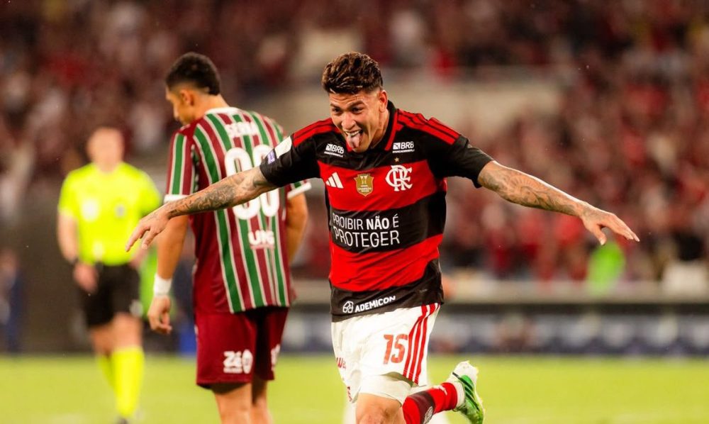Flamengo mantém a liderança do Brasileirão após rodada de clássicos Imagem referente a Flamengo mantém a liderança do Brasileirão após rodada de clássicos