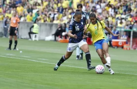 Após cortes, seleção feminina chega a Recife para encarar Argentina