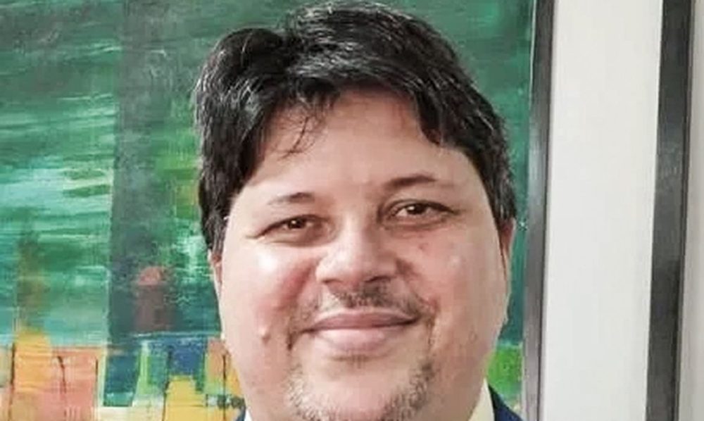 Imagem referente a Jornalista brasileiro crítico a Milei é deportado da Argentina