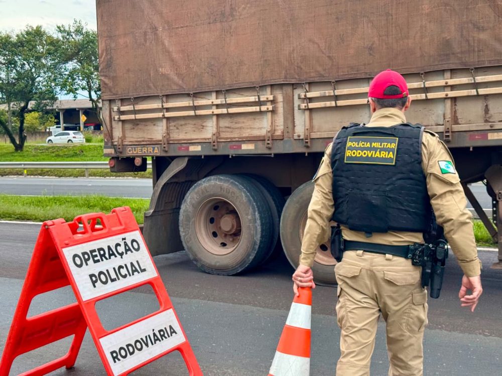 Imagem referente a Polícia Rodoviária registra mais de 2,7 mil infrações durante operação no Paraná
