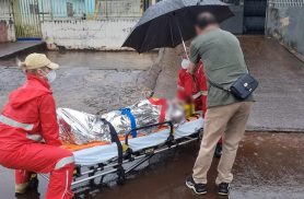 Mulher fratura o pé em acidente doméstico no Santa Cruz Mulher fratura o pé em acidente doméstico no Santa Cruz