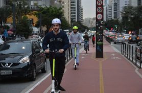 Prefeitura de SP começa a fiscalizar bicicletas e patinetes elétricos Prefeitura de SP começa a fiscalizar bicicletas e patinetes elétricos