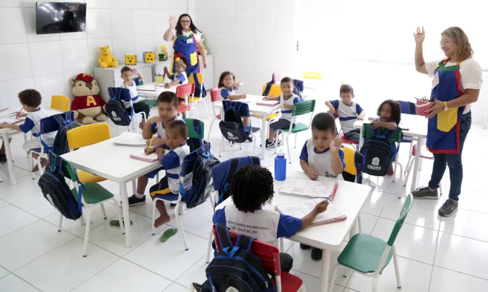 Imagem referente a Escolha de livros didáticos para educação infantil começa nesta terça