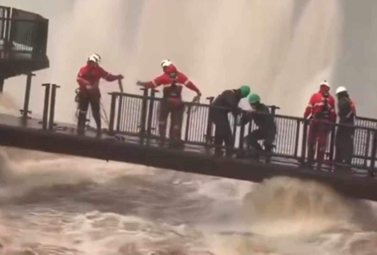 Risco: a água pode encobrir ou destruir a estrutura turística das Cataratas? Entenda a cheia