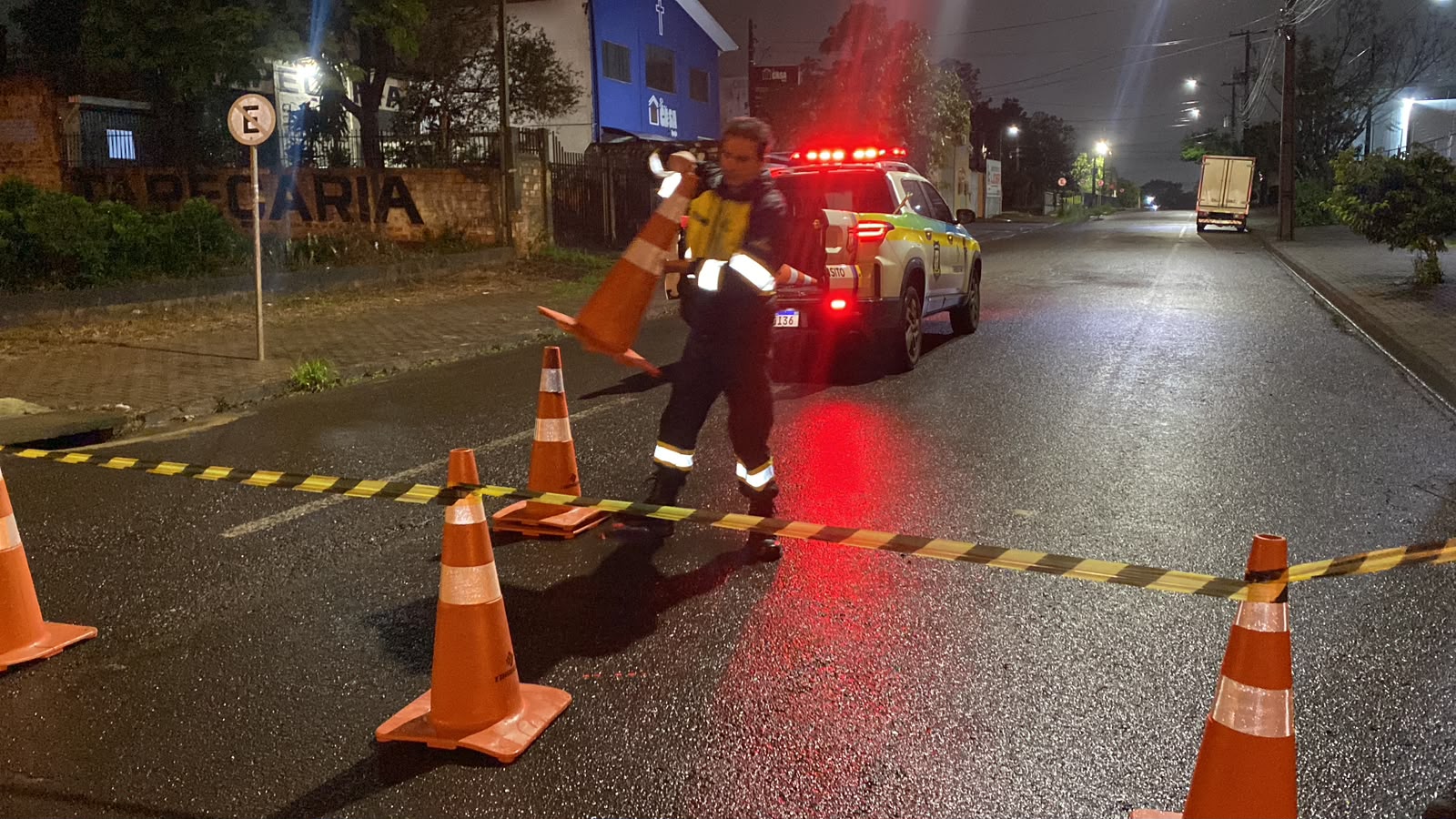 Utilidade Pública: Rua Maringá é interditada pela Transitar após danos causados pela chuva