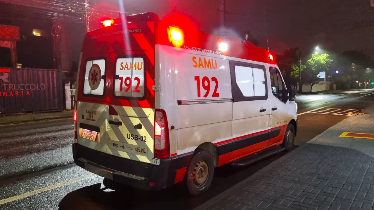 SAMU socorre idosa após episódio de tontura em apartamento no Centro de Cascavel