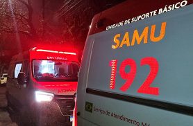 Idosa de 75 anos sente fortes dores no peito e é socorrida pelo SAMU no bairro Maria Luíza, em Cascavel