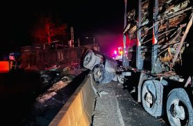 Colisão entre caminhões e carro deixa caminhoneiro morto na PR-151 em Ponta Grossa