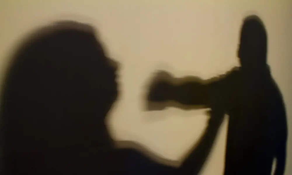 Imagem referente a Justiça do Rio condena homens por estupro coletivo de jovem de 17 anos
