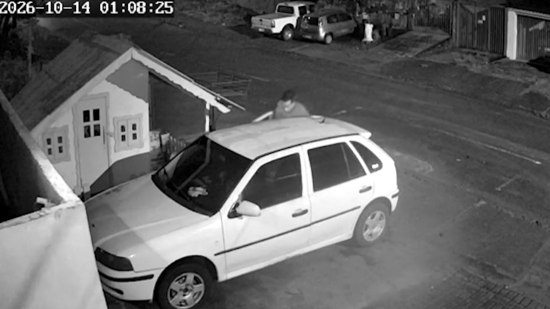 Gol é furtado em frente a residência no bairro Santa Cruz, em Cascavel