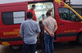 Adolescente de 15 anos fica ferido em batida entre bicicleta elétrica e carro no Bairro Santa Cruz