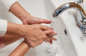 Dia Mundial da Lavagem das Mãos: o hábito é simples, mas a sujeira não se elimina na base da confiança