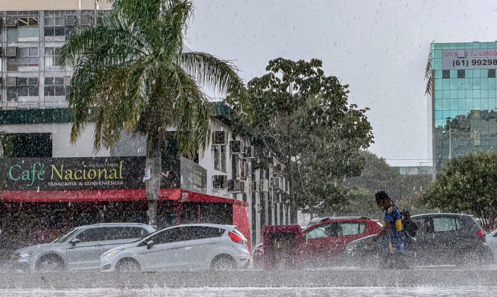 Inmet: Centro-Oeste e Sudeste têm alerta laranja para tempestades Imagem referente a Inmet: Centro-Oeste e Sudeste têm alerta laranja para tempestades