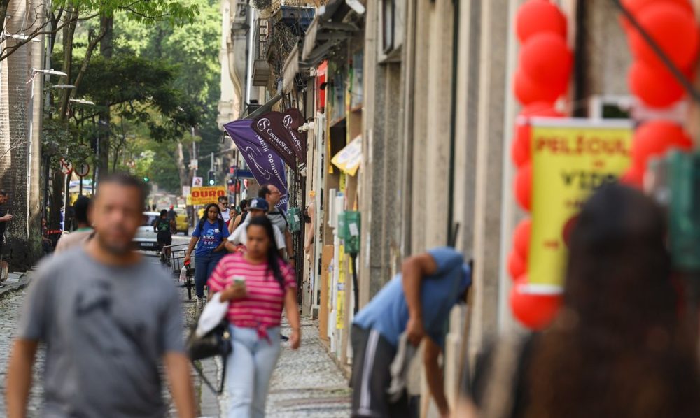 Imagem referente a Fim da escala 6x1 traz esperança de mais tempo para família e saúde