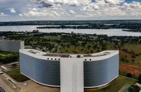 TSE determina isonomia após IA da Meta barrar imagens de Lula