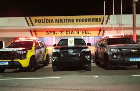 ROTAM aborda motorista na PR-323 e recupera caminhonete furtada em Umuarama ROTAM aborda motorista na PR-323 e recupera caminhonete furtada em Umuarama