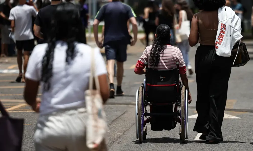 Imagem referente a Enem 2026: prazo para escolher idioma da prova termina neste domingo