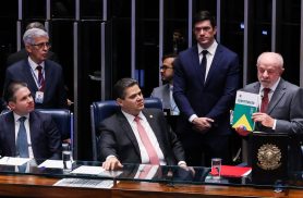 Congresso promulga emenda de aposentadoria especial de agente de saúde Congresso promulga emenda de aposentadoria especial de agente de saúde