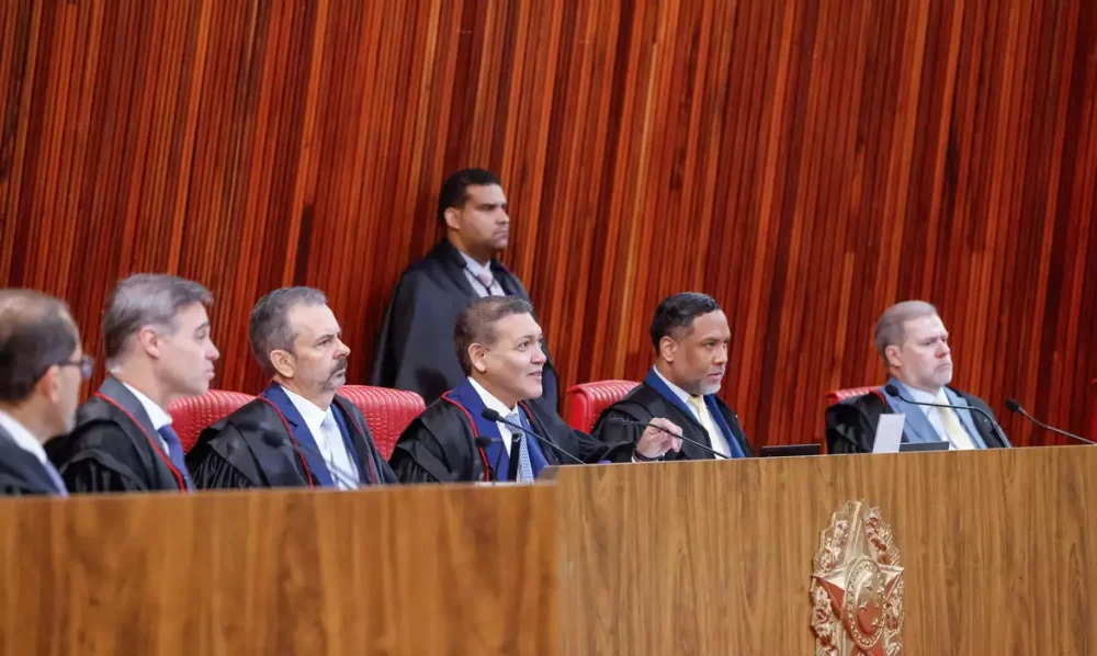 Imagem referente a TSE define regras para canais de WhatsApp durante a campanha