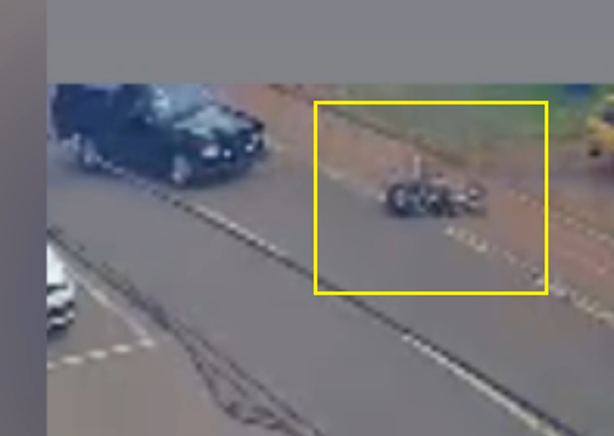 Câmera flagra batida entre caminhonete e moto em Cascavel