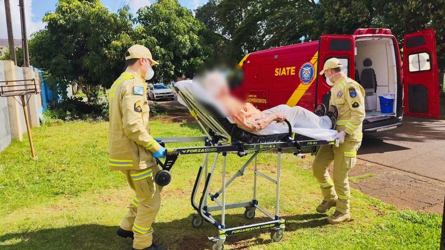Idoso bate o nariz após sofrer queda dentro de casa no Floresta