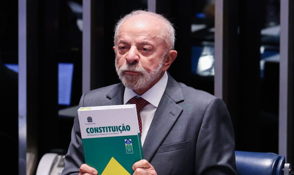 Imagem referente a Lula faz campanha em MG e celebra fim da jornada 6x1