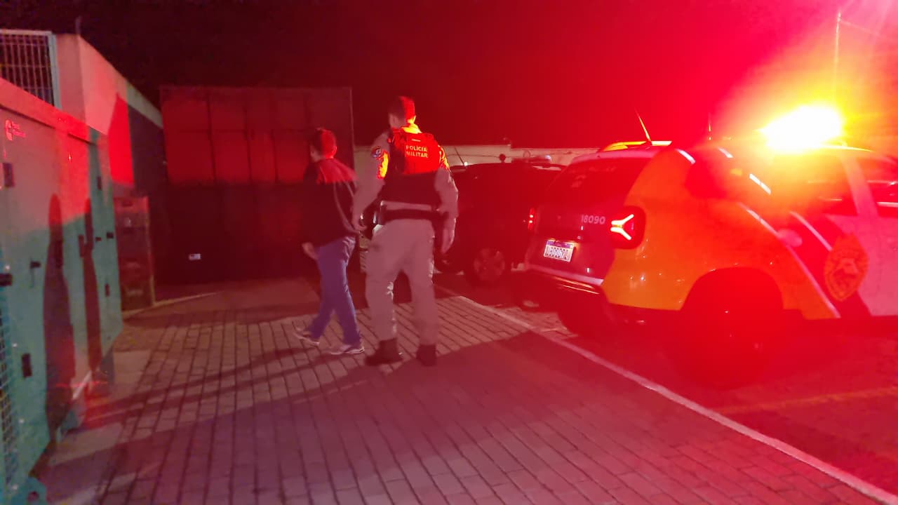 Polícia prende homem por tráfico de drogas no Bairro Santa Felicidade em Cascavel