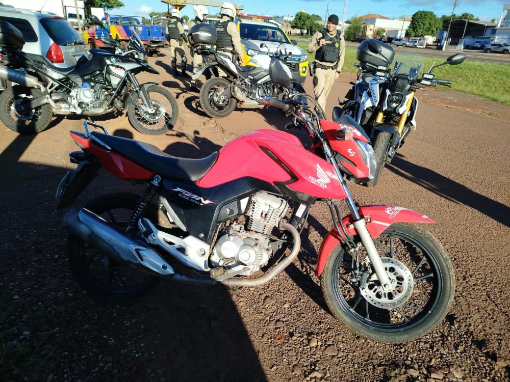 Imagem referente a Operação de trânsito em Santa Tereza do Oeste recolhe motos e resulta em dezenas de autuações