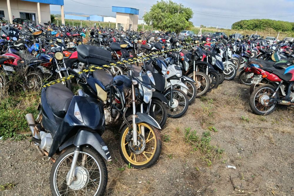Imagem referente a Leilão de 1.185 veículos para sucata será realizado em Maringá no fim do mês