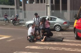 Motociclista de 39 anos fica ferida em colisão com Vectra em Cascavel