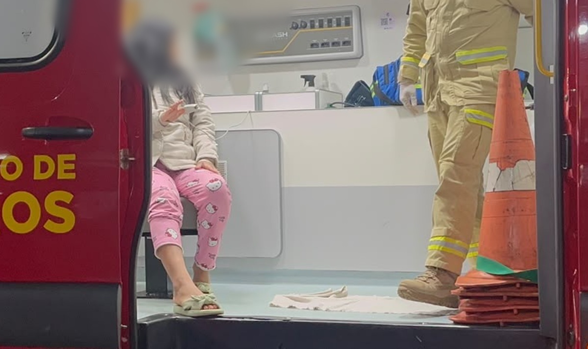 Scooter elétrica bate em porta de carro e deixa dois feridos no Pacaembu em Cascavel