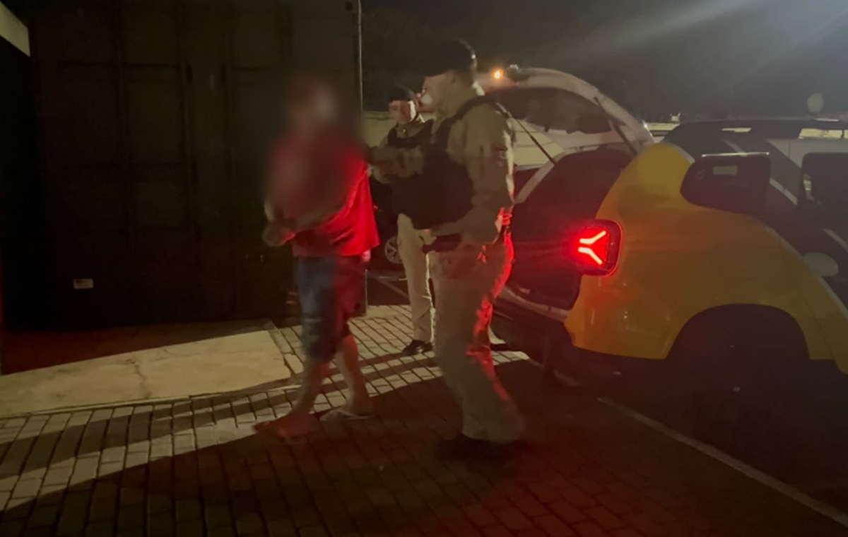 Homem é preso após disparo de arma de fogo em via pública