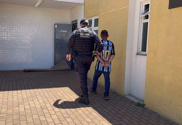 Homem que saiu da cadeia há duas semanas é detido por descumprimento de medida protetiva em Cascavel
