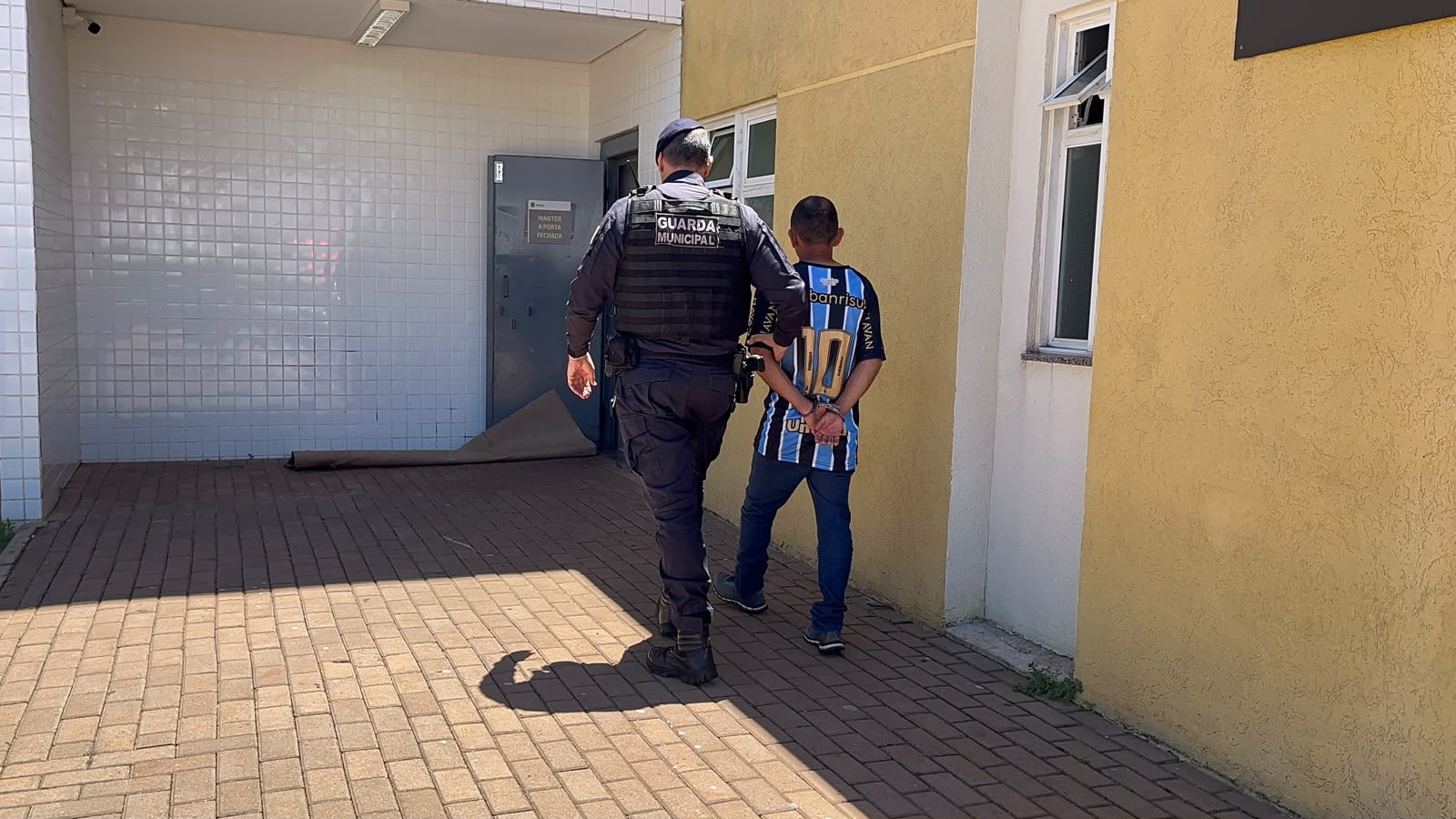 Homem que saiu da cadeia há duas semanas é detido por descumprimento de medida protetiva em Cascavel