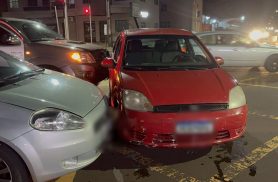 Punto, Hilux e Fiesta se envolvem em acidente na Avenida Carlos Gomes