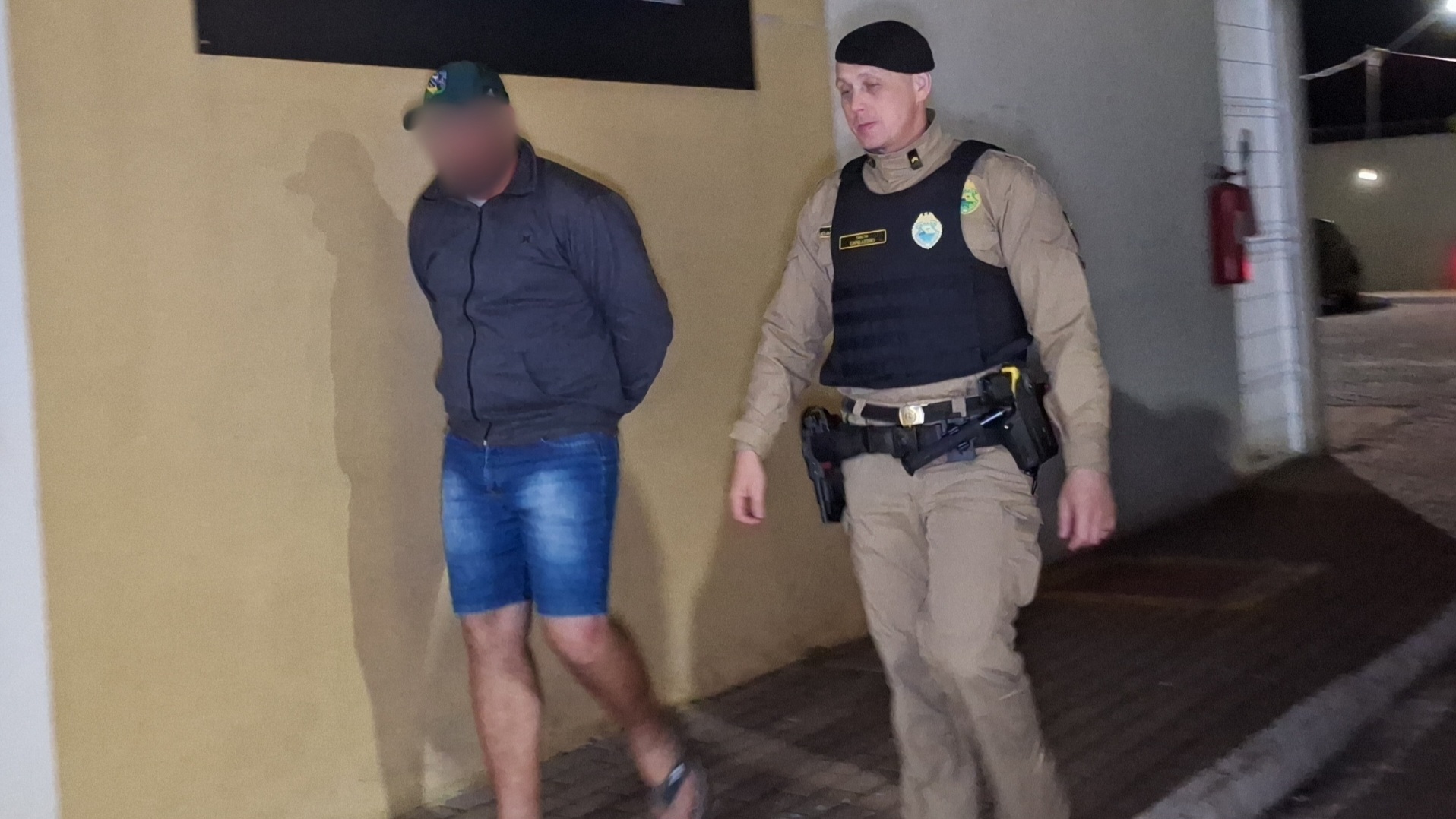 Homem é conduzido à delegacia após ameaçar companheira no interior de Boa Vista da Aparecida