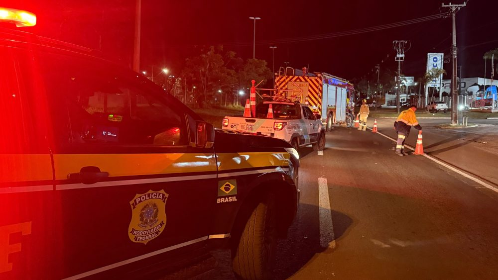 Motociclista e passageiro morrem em acidente na BR-369, no Paraná Imagem referente a Motociclista e passageiro morrem em acidente na BR-369, no Paraná