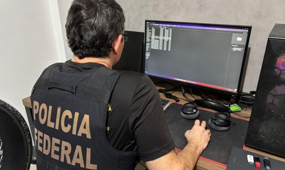 PF faz ação para prender 23 envolvidos com facção criminosa no Rio Imagem referente a PF faz ação para prender 23 envolvidos com facção criminosa no Rio