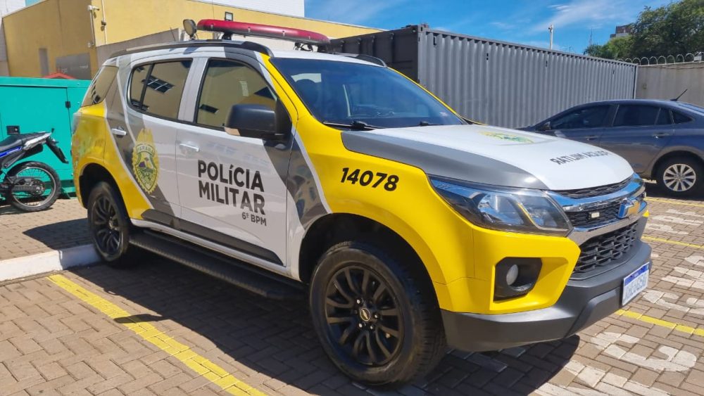 Homem é preso pela PM por ameaça e levado à delegacia em Cascavel Imagem referente a Homem é preso pela PM por ameaça e levado à delegacia em Cascavel