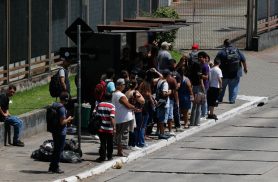 Motoristas de ônibus fazem paralisação na zona sul de São Paulo