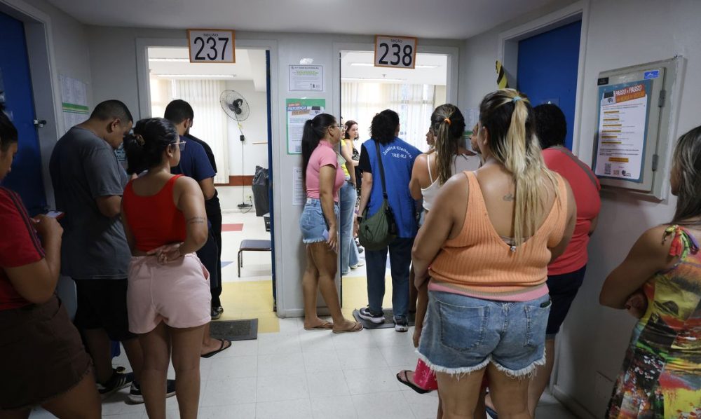 Imagem referente a Moradores da Maré se mobilizam para divulgar locais de votação