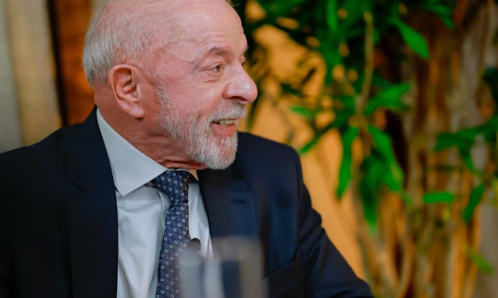 Imagem referente a Lula diz que vai entregar amanhã ao TSE pedido de abertura de sigilo