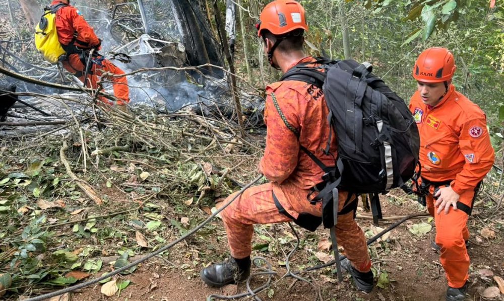Justiça bloqueia bens de empresa por queda de helicóptero, no Rio Imagem referente a Justiça bloqueia bens de empresa por queda de helicóptero, no Rio