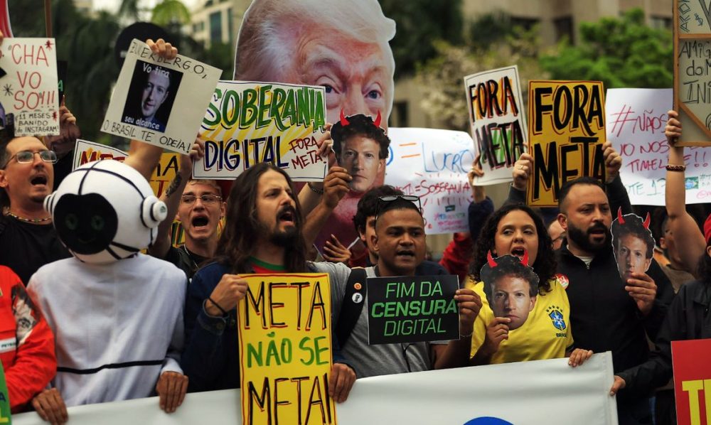 Ato em São Paulo cobra neutralidade da Meta nas eleições Imagem referente a Ato em São Paulo cobra neutralidade da Meta nas eleições